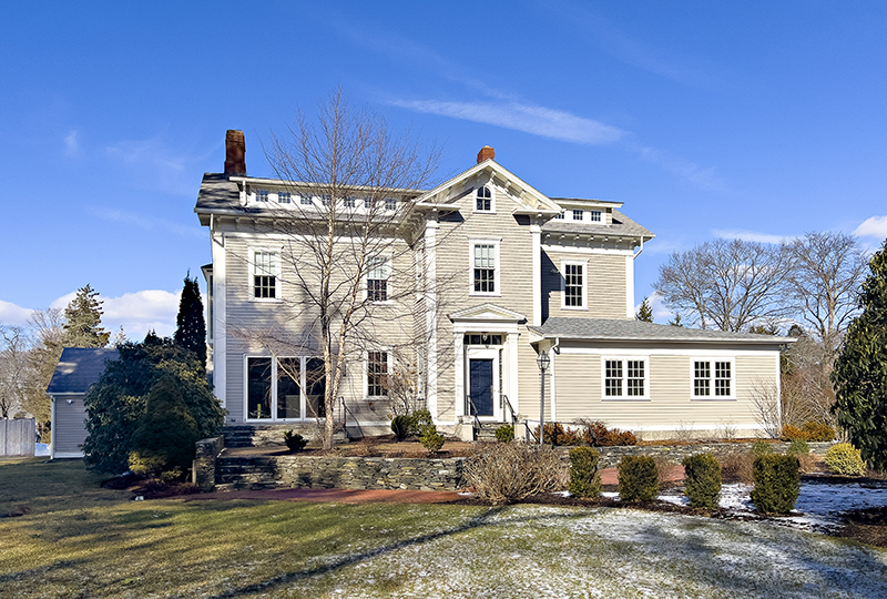 Frye of Mott & Chace and Antonio of Chart House sell 95 Governor Bradford Dr. - $2.025 million